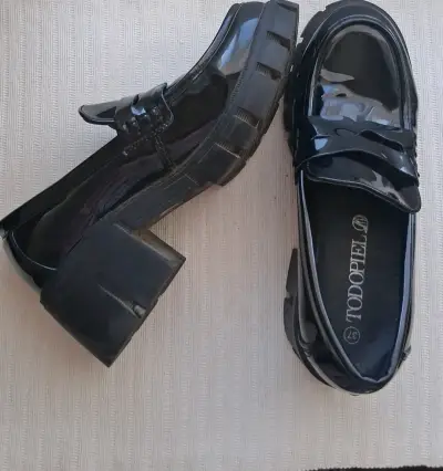Zapatos de charol negro Todopiel talla 37 - miniatura 1