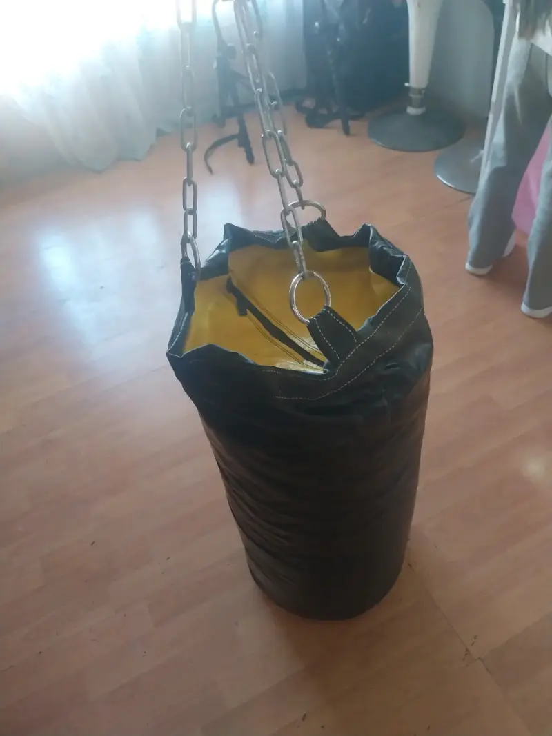 Saco de Boxeo Negro con Cadena - 1