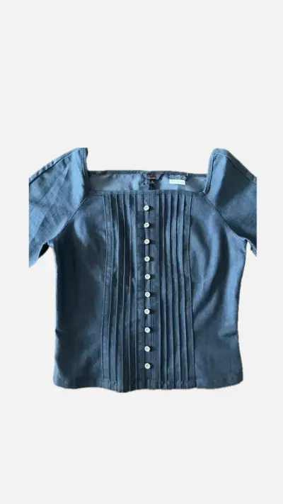 Blusa de mezclilla azul con botones decorativos - miniatura 5
