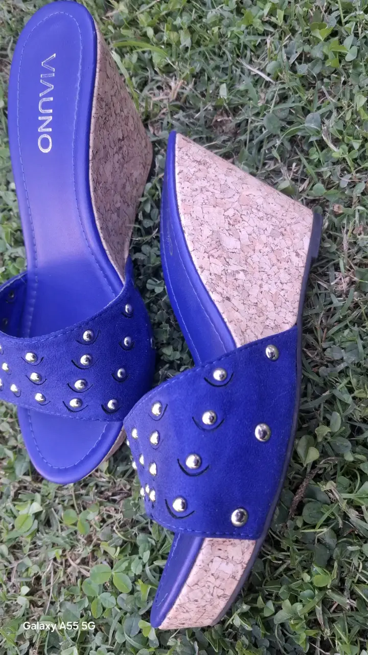 Sandalias de Cuña Azul con Tachuelas Vianio - 2