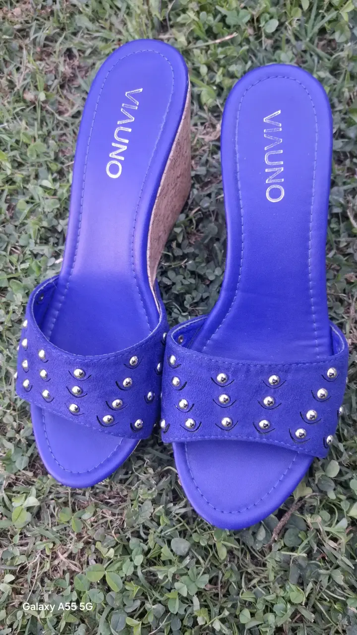 Sandalias de Cuña Azul con Tachuelas Vianio - 3