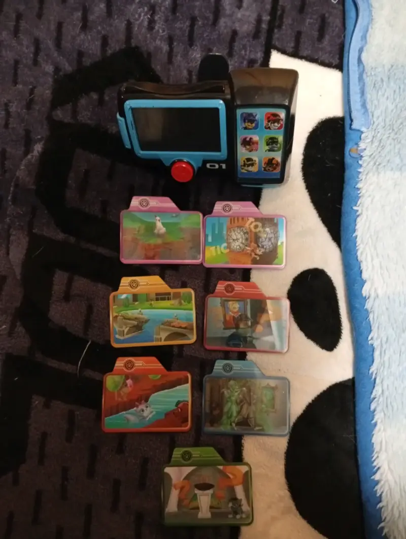 Reloj interactivo infantil con tarjetas educativas