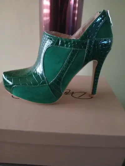 Botines de tacón alto verde con diseño de cocodrilo - miniatura 1