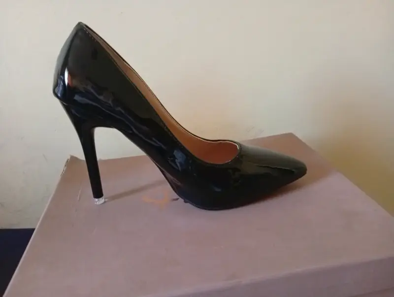 Zapatos de Tacón Alto Negros Elegantes - 1