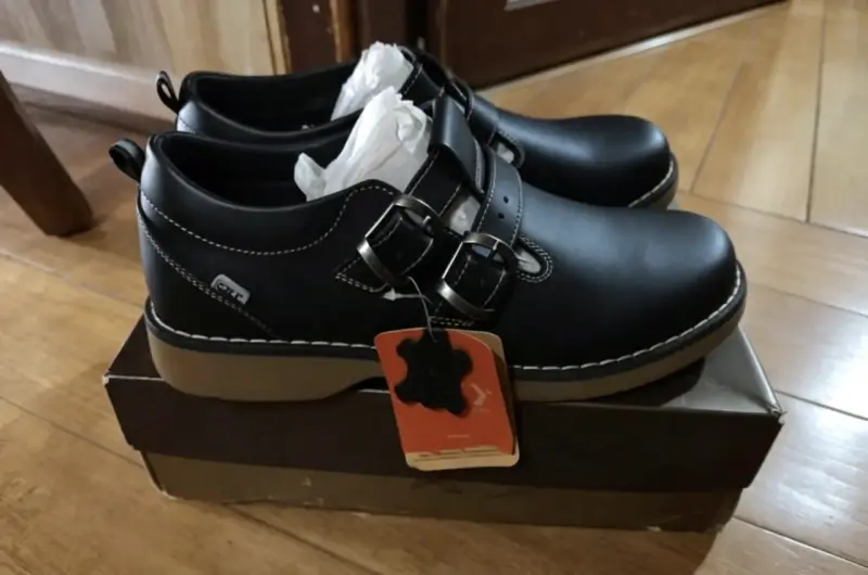 Zapatos escolares negros con hebillas para niños - 1