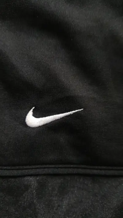 Chaqueta Deportiva Nike Negra Original - Talla XL - miniatura 2