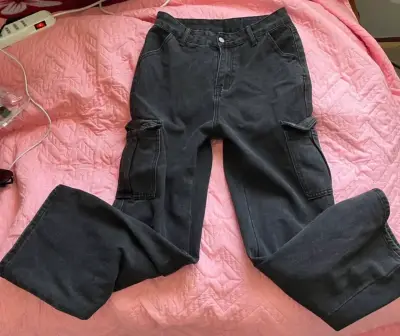 Pantalones cargo negros unisex con bolsillos - miniatura 1