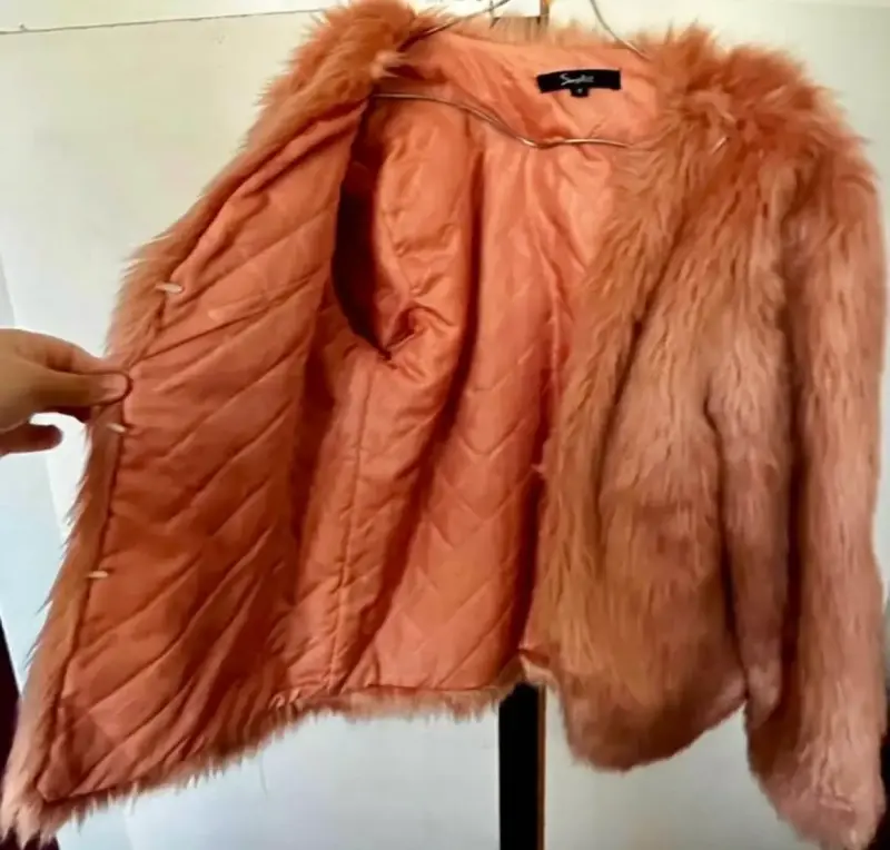 Chaqueta de piel sintética rosada para mujer - 2