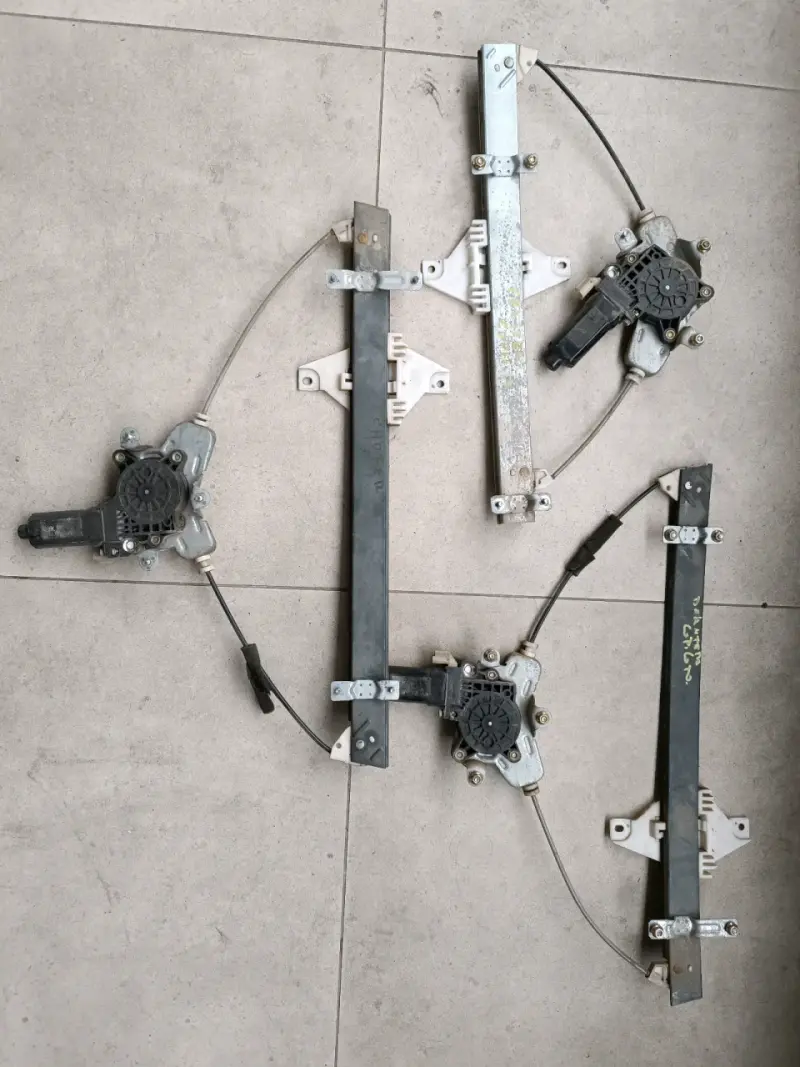 Conjunto de piezas para automóvil Hyundai - 2