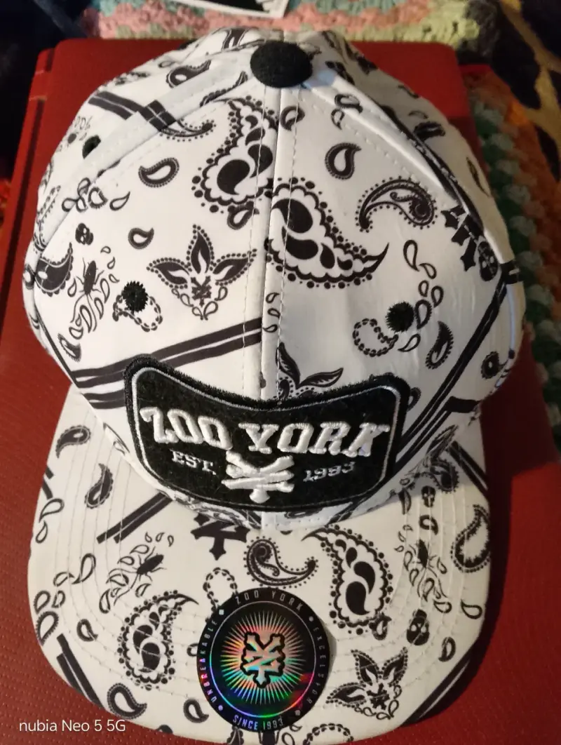 Gorra Zoo York estampado bandana blanco y negro - 1