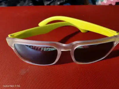 Gafas de Sol ZSK con Patillas Amarillas - miniatura 1