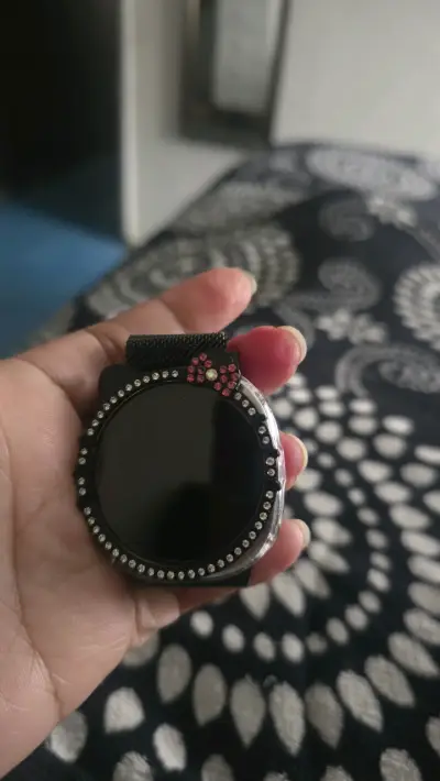 Samsung Galaxy Watch 8 con correas intercambiables - miniatura 4