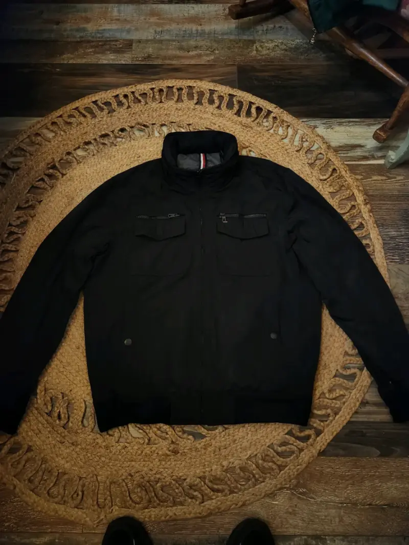 Chaqueta negra Tommy Hilfiger - 1