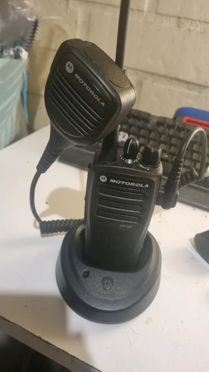 Motorola DEP 450 - 1