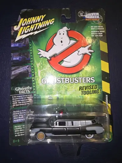 Auto juguete  Ghostbusters Johnny Lightning 1:64 - miniatura 1