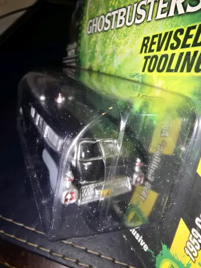 Auto juguete  Ghostbusters Johnny Lightning 1:64 - miniatura 3