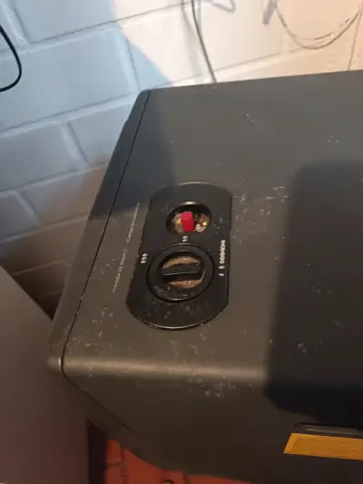 Estufa a gas Fensa con regulador - miniatura 1