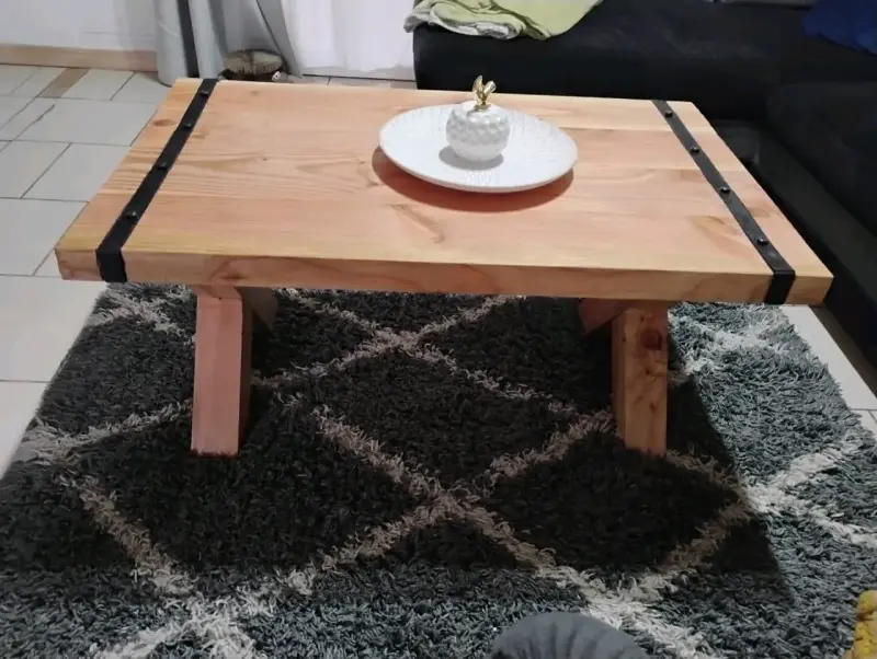 Mesa de centro de madera rústica - 1