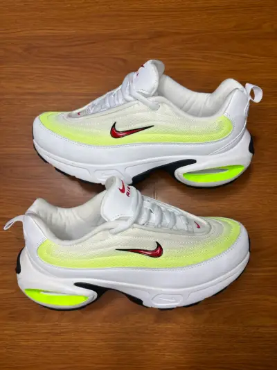 Zapatillas Nike Air Max 270 Blancas y Amarillas - miniatura 1