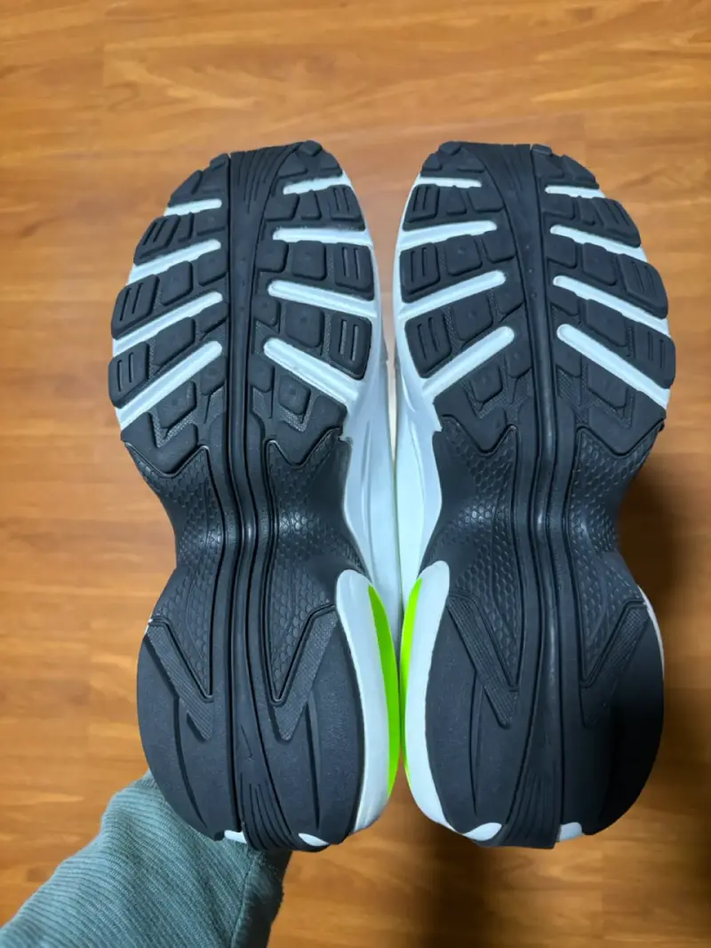 Zapatillas Nike Air Max 270 Blancas y Amarillas - 2