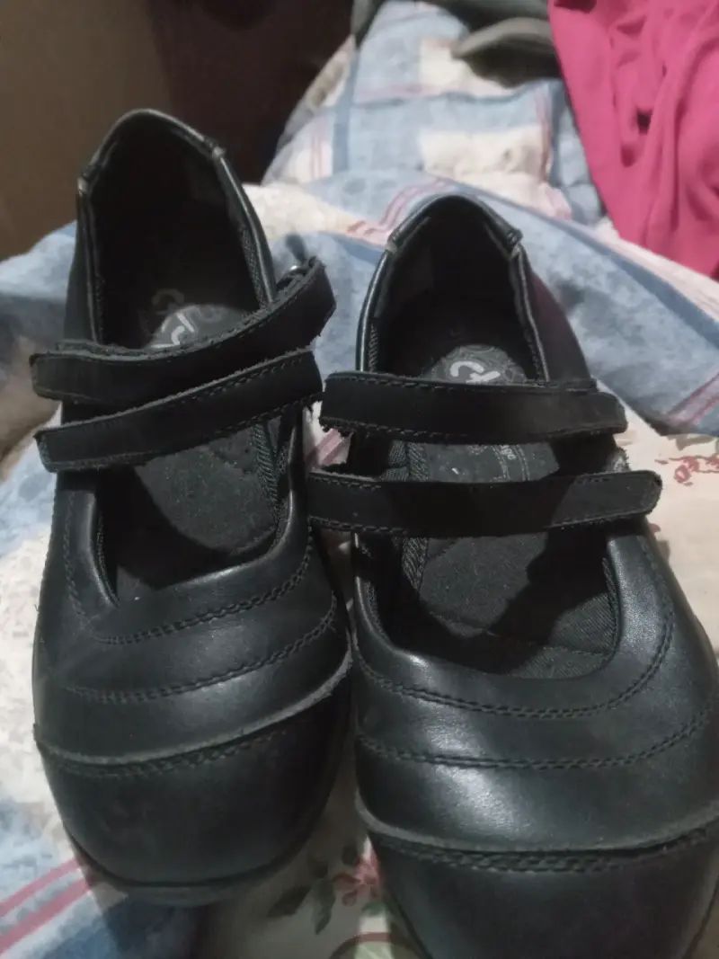Zapatillas negras de cuero para niños - 4