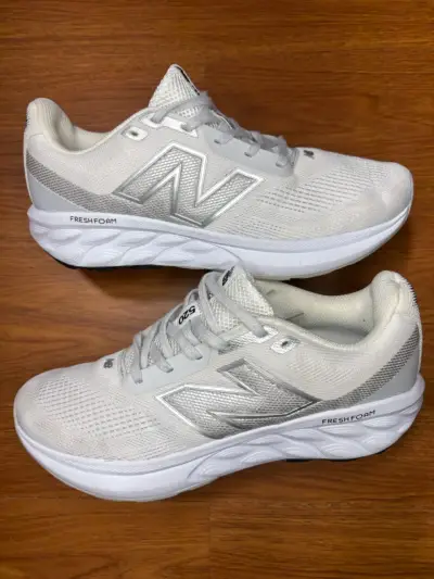 Zapatillas running New Balance Fresh Foam blancas - miniatura 1