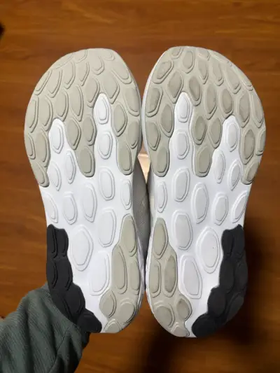 Zapatillas running New Balance Fresh Foam blancas - miniatura 2