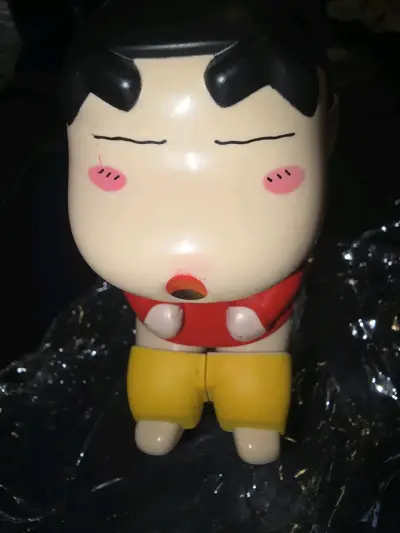 Figura Crayon Shin Chan en inodoro tira Agua - miniatura 6