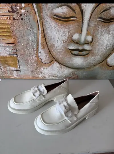 Mocasines blancos nuevos talla 39 - miniatura 1