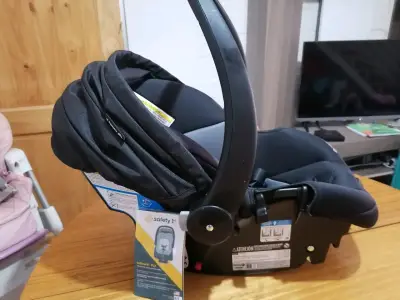 Silla de Auto para Bebé Safety 1st Negra - miniatura 1