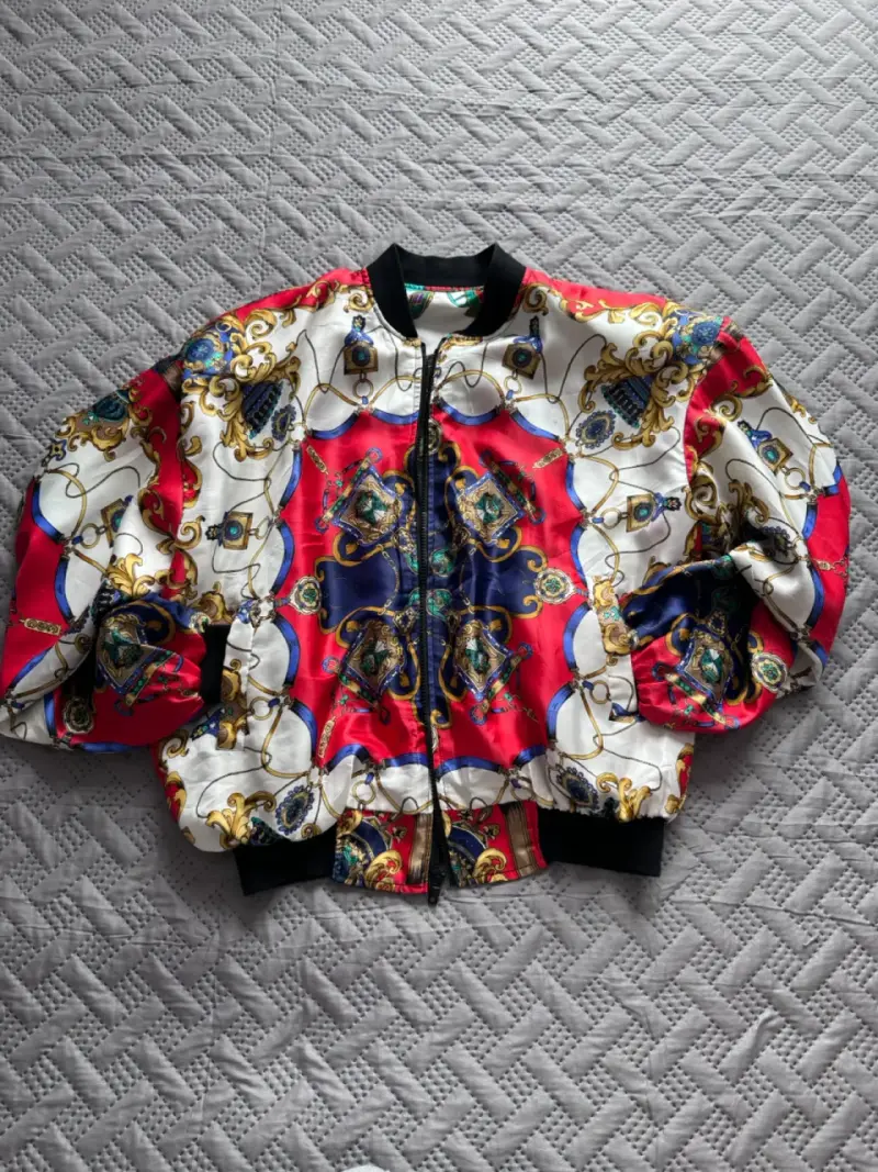 Chaqueta bomber reversible con diseño colorido - 3