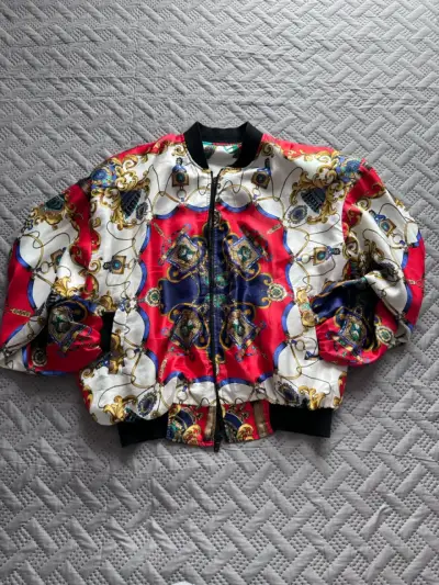 Chaqueta bomber reversible con diseño colorido - miniatura 3