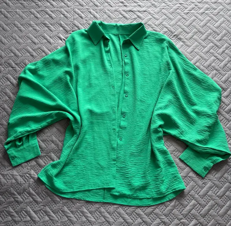 Blusa verde de manga larga para mujer - 2