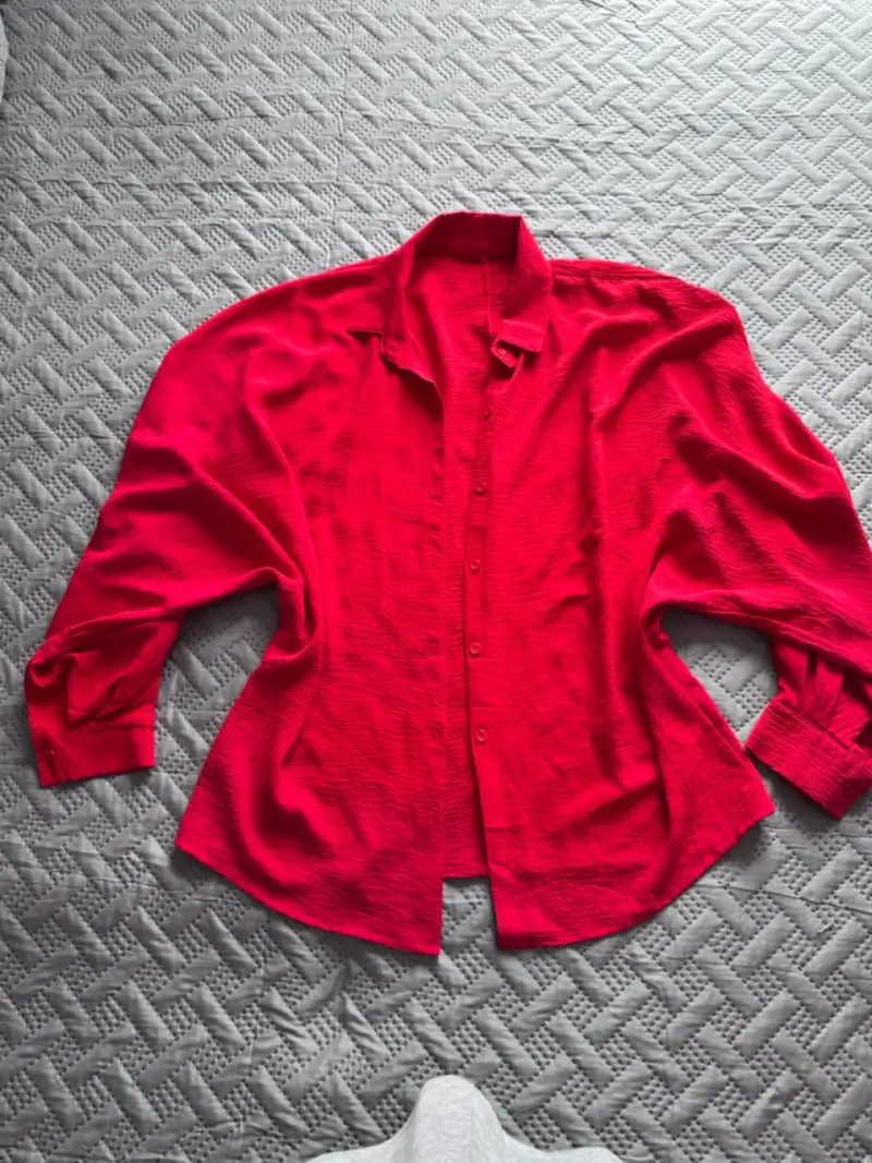 Blusa roja de manga larga para mujer - 2
