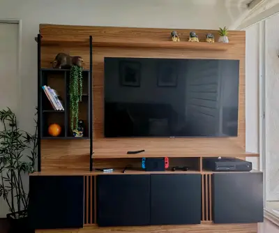 Centro de Entretenimiento de Madera y Negro - miniatura 5