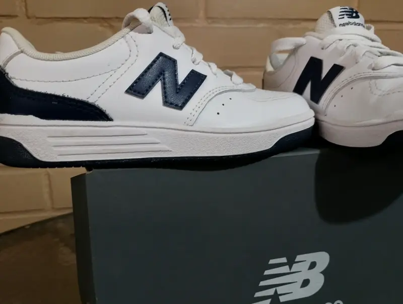 Zapatillas deportivas blancas New Balance Talla 31 - 2
