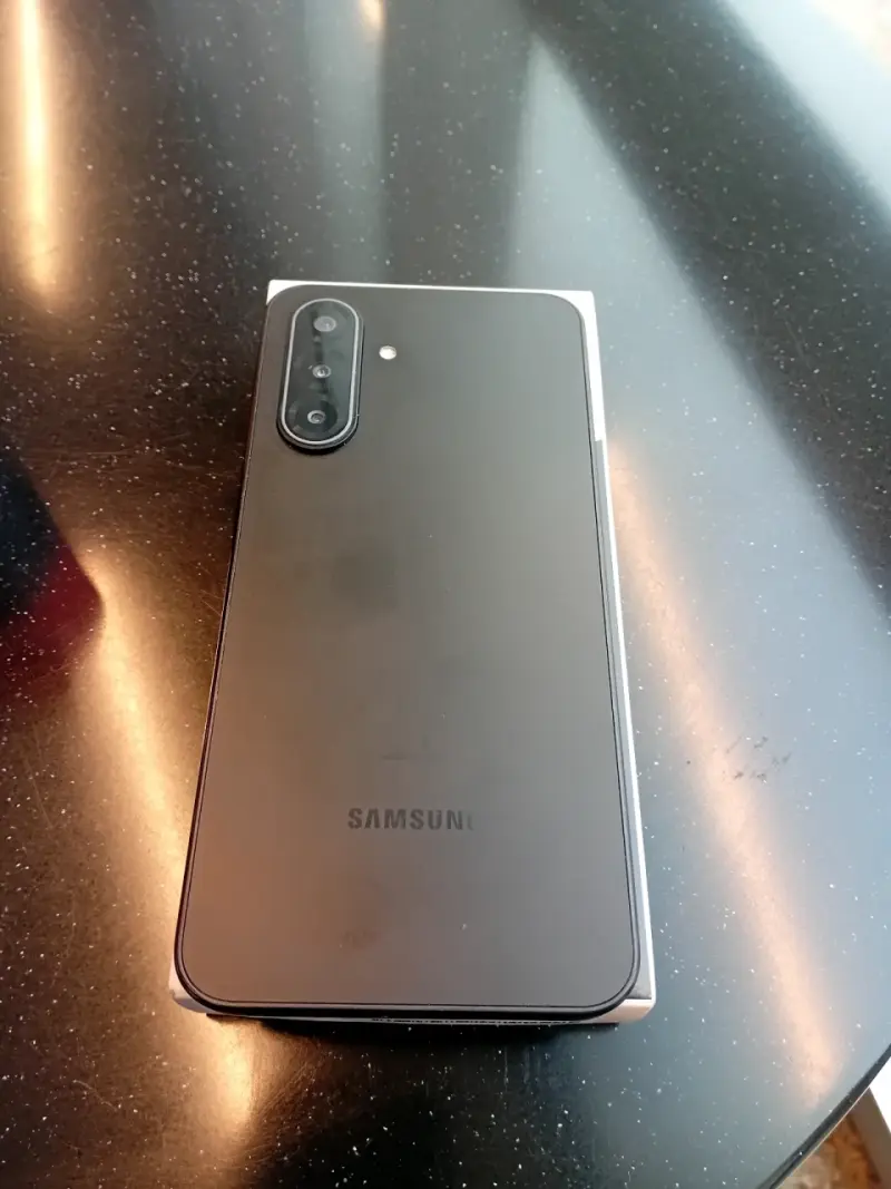 Smartphone Samsung Galaxy en buen estado - 2