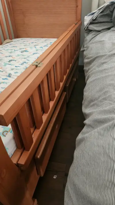 Cuna de madera para bebé con colchón incluido - miniatura 3