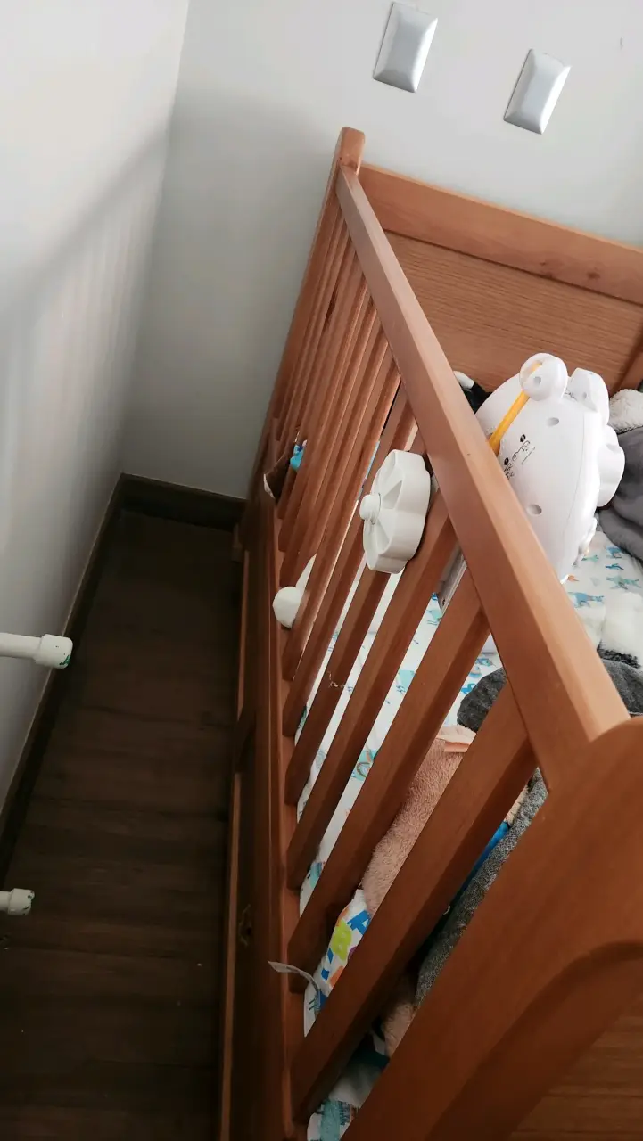 Cuna de madera para bebé con colchón incluido - 5