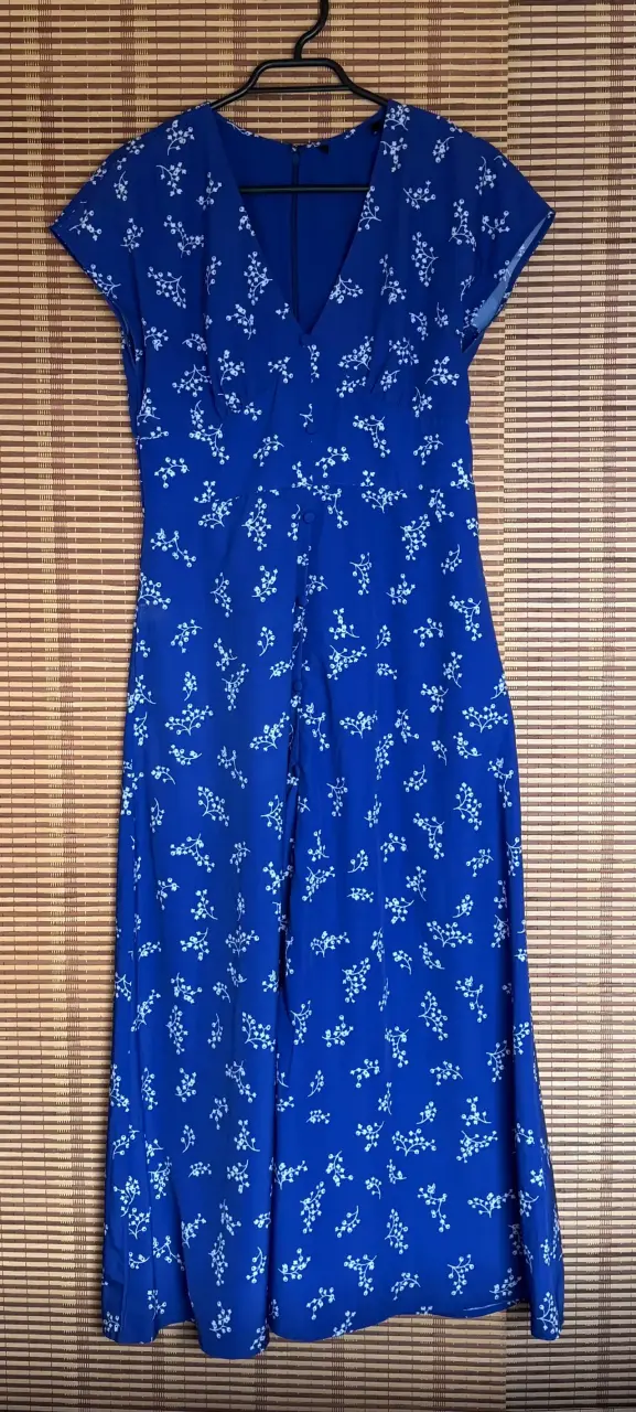 Vestido azul con estampado floral - 1