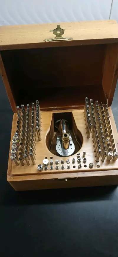 Set de herramientas de grabado en caja de madera - miniatura 1