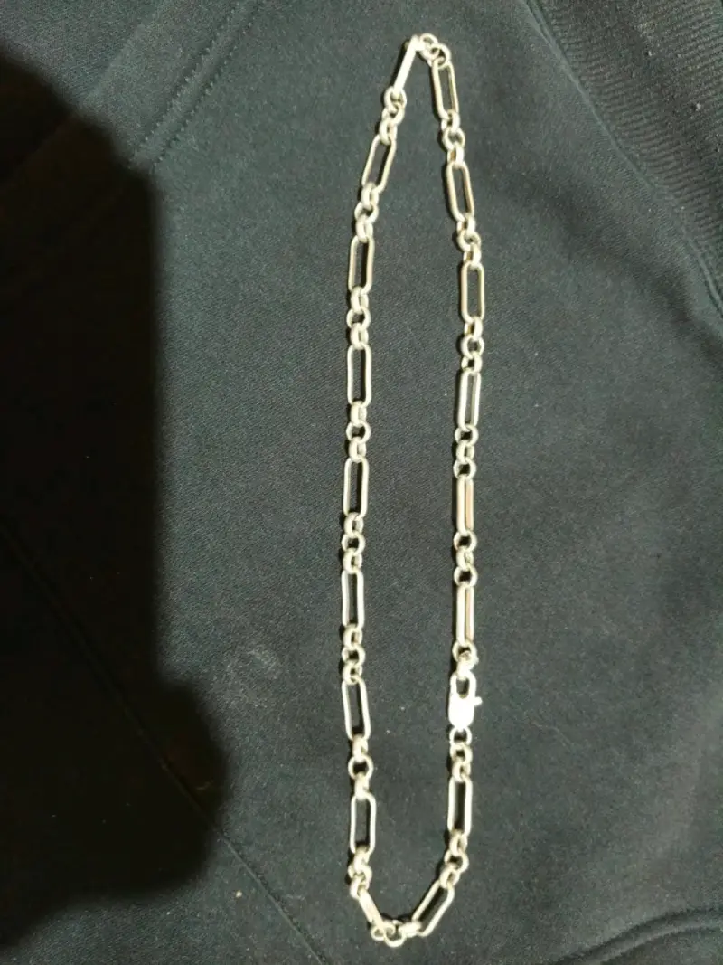 Cadena de plata estilo eslabones
