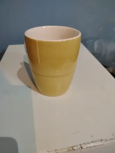 Set de tazas de cerámica en colores variados - miniatura 1