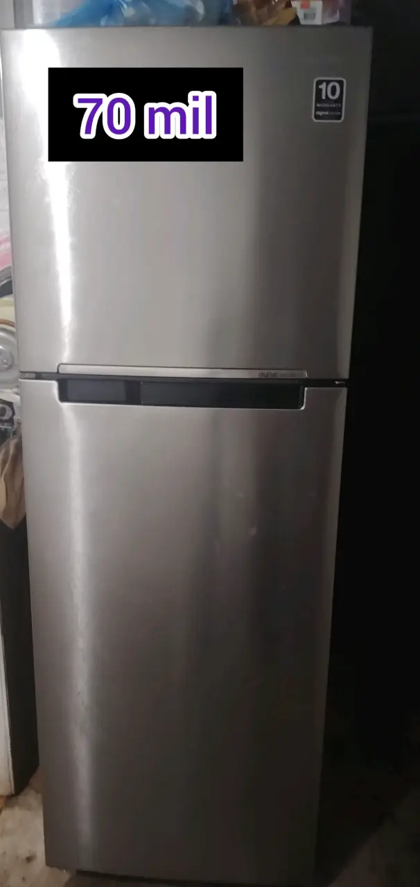 Refrigerador de dos puertas en acero inoxidable