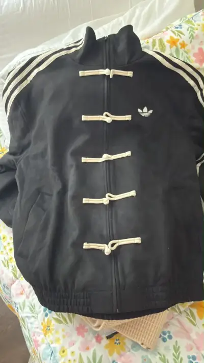 Chaqueta Adidas negra año nuevo chino - miniatura 1