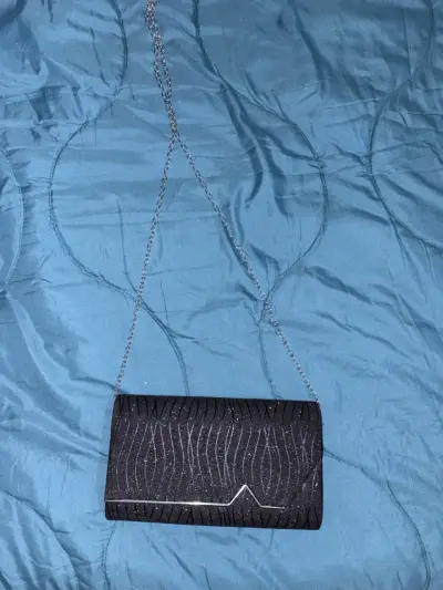 Cartera de Fiesta Negra con Cadena - miniatura 1