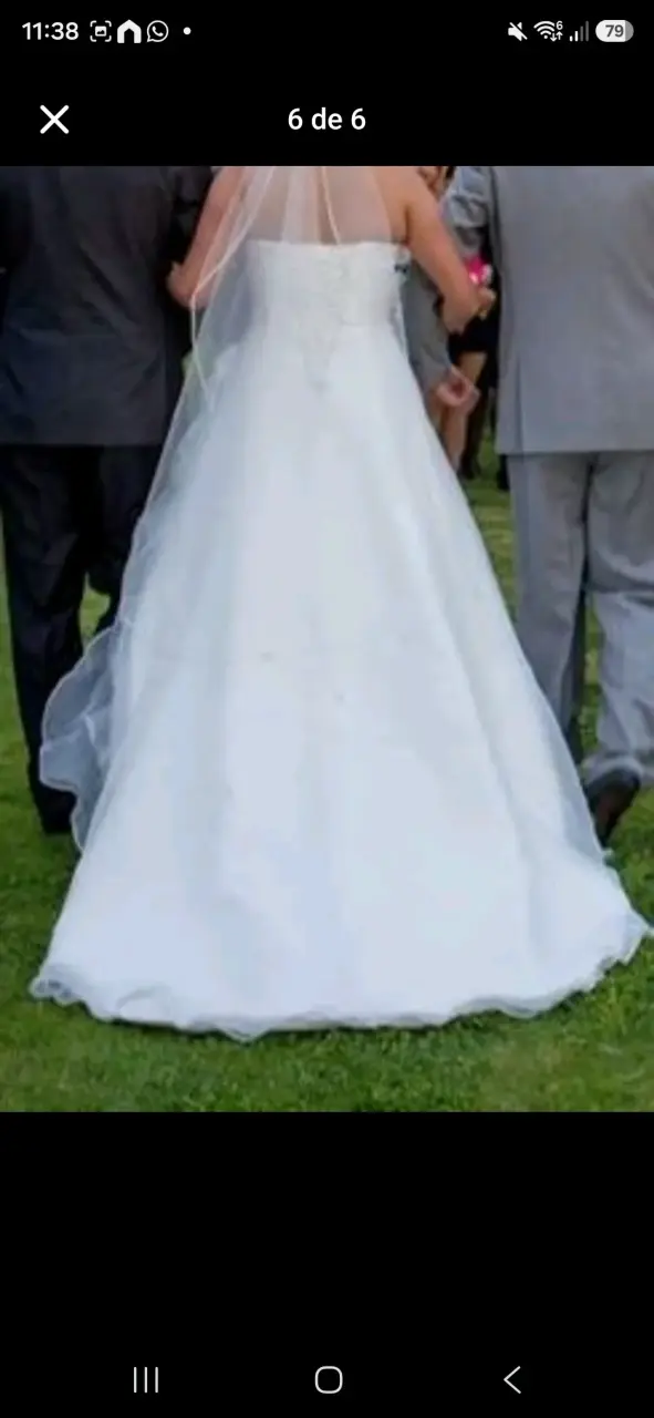 Vestido de novia blanco con encaje y volantes - 3