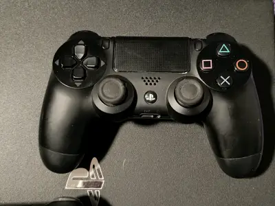 PS4 Pro 1TB - 2 Controles - 3 Juegos - miniatura 3