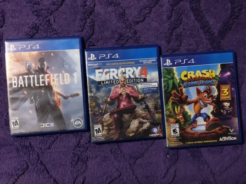 PS4 Pro 1TB - 2 Controles - 3 Juegos - 4