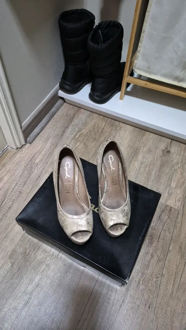 Zapatos de cuña dorados Gacel en buen estado - 1